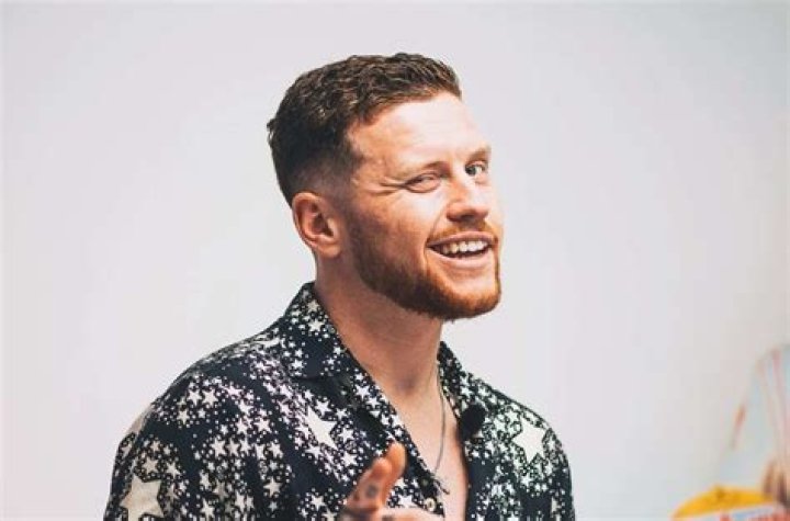 Ethan Payne (Behzinga) – Bio, Facts, Family Life of YouTube Star