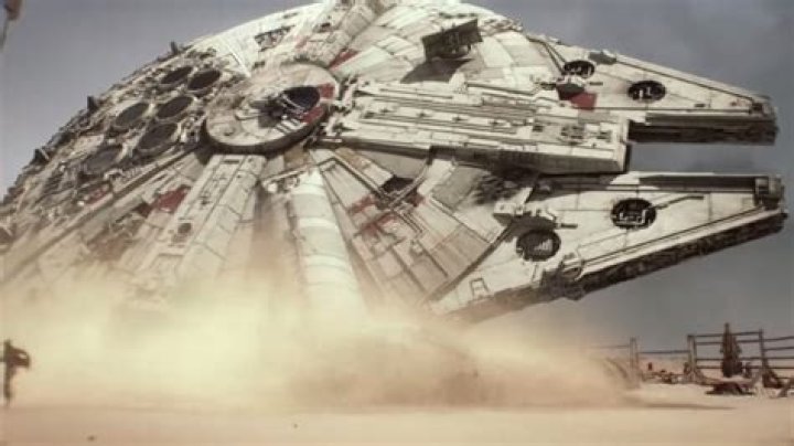 Clever Fan Proves That The Millennium Falcon Simply Doesn’t Make Sense