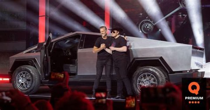 Franz von Holzhausen Bio, Wiki, Age, Height, Wife, New Company, Designs, Salary, and Net Worth