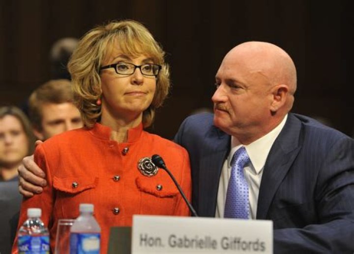 Gabrielle Giffords Biography - Facts, Childhood, Family Life & Achievements