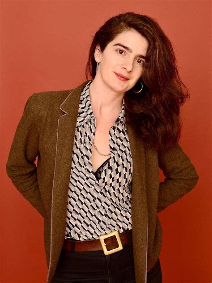Gaby Hoffmann Biography - Facts, Childhood, Family Life & Achievements