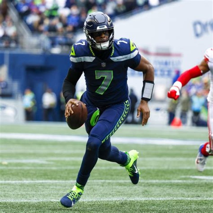 How tall is Geno Smith?