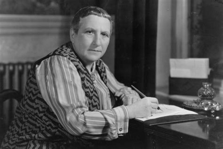 Gertrude Stein Biography - Facts, Childhood, Family Life & Achievements