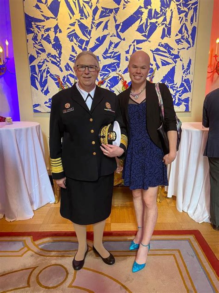 Ghanaian transgender Ohemartin embarrassed as airport staff forces him to take off wig before checking in to flight