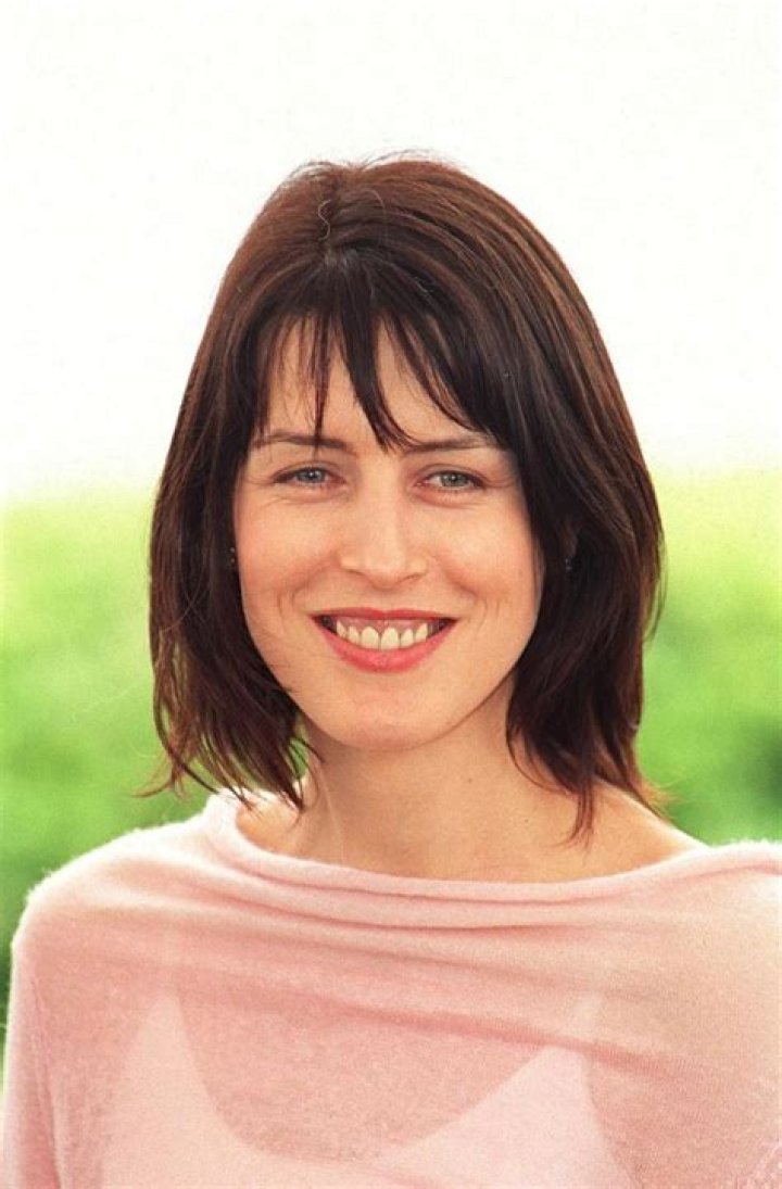 Gina McKee Biography - Facts, Childhood, Family Life & Achievements