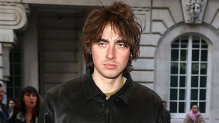 Henry Gallagher Age, Wiki, Biography, Net Worth, Girlfriend, Income, Music, Instagram