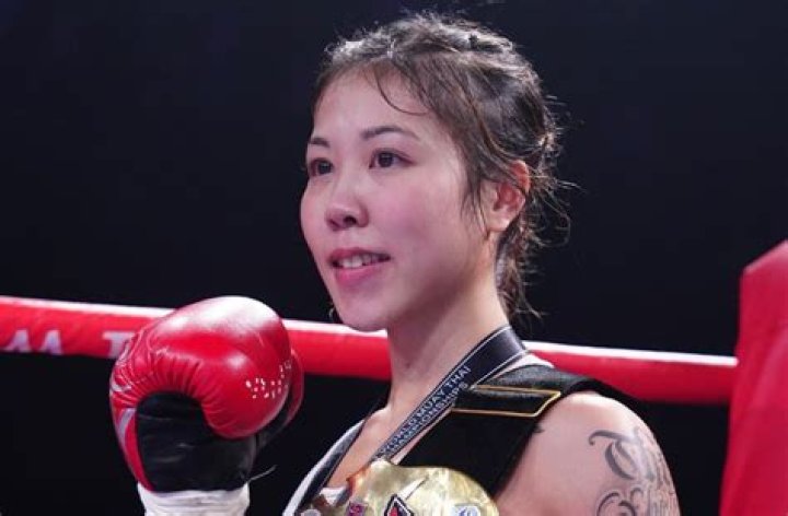 Hong Kong’s Phoebe Lo in Two-Piece Workout Gear is "Wow"