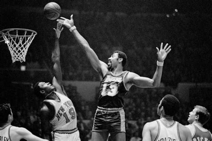 How many years did Joe Smith play in the NBA and when did he retire?