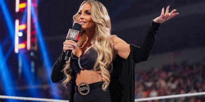 How much did Trish Stratus make in WWE? What is Trish Stratus salary?