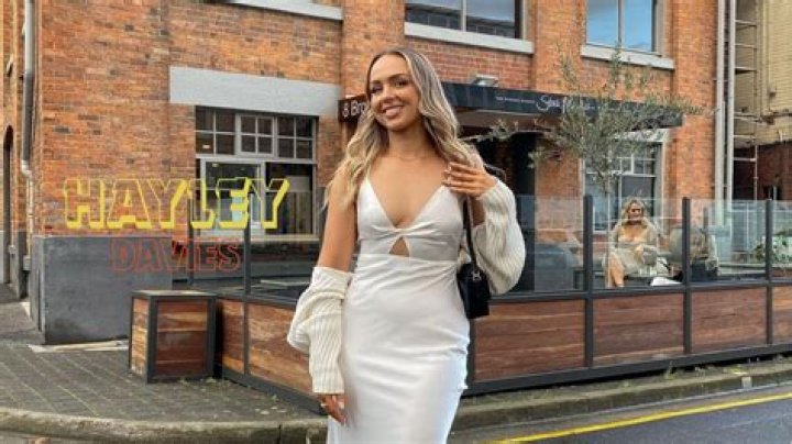 
How Much Money Does Hayley Orrantia Make? Latest Income Salary
