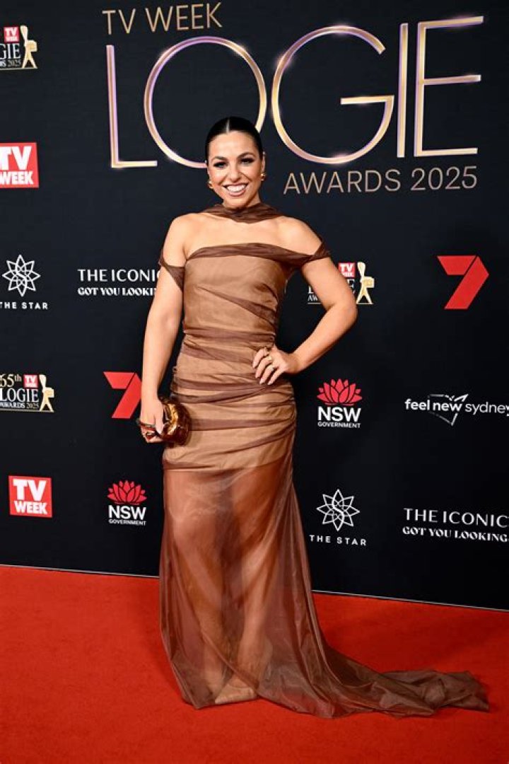 How Old Is Mel Tracina? Learn Everything About The Journalist