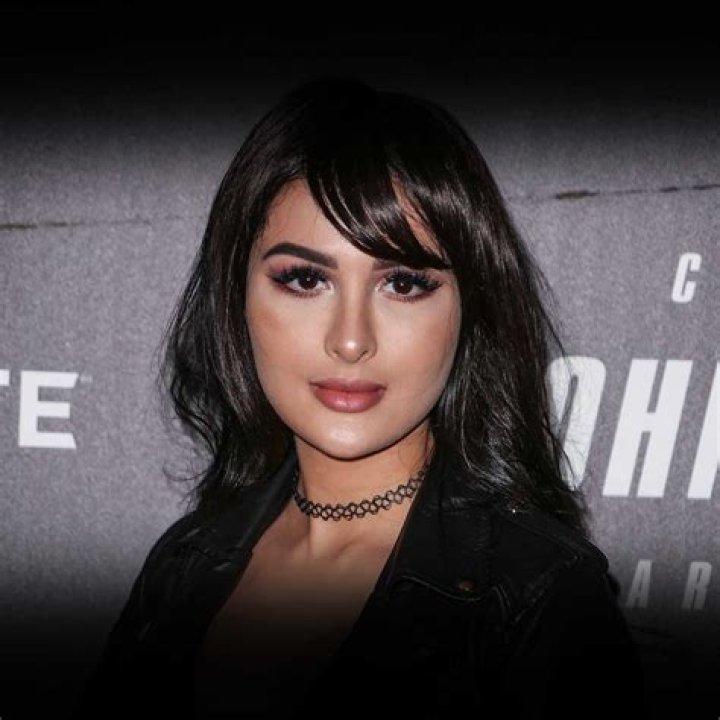 How old is SssniperWolf?