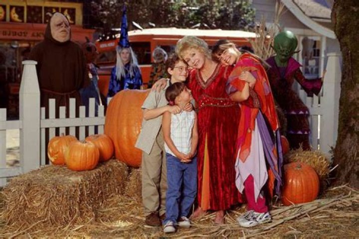How old was Debbie Reynolds when she did Halloweentown? – Celebrity