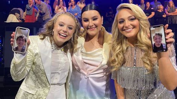 Huntergirl: American Idol Contestant Boyfriend And Dating History- Who Are Her Parents?