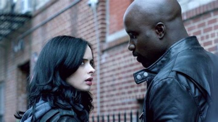 Insanely accurate ‘Luke Cage’ and ‘Jessica Jones’ cosplays have fans hoping for Mike Colter and Krysten Ritter return