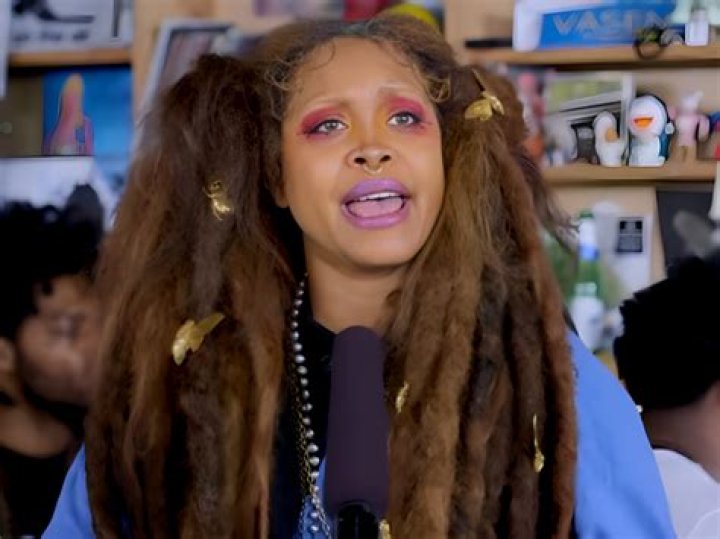 Is Erykah Badu related to Summer Walker?
