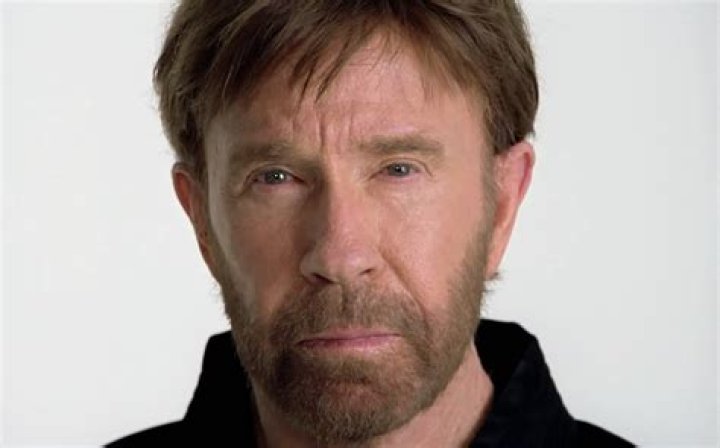 Is Lee Norris related to Chuck Norris?