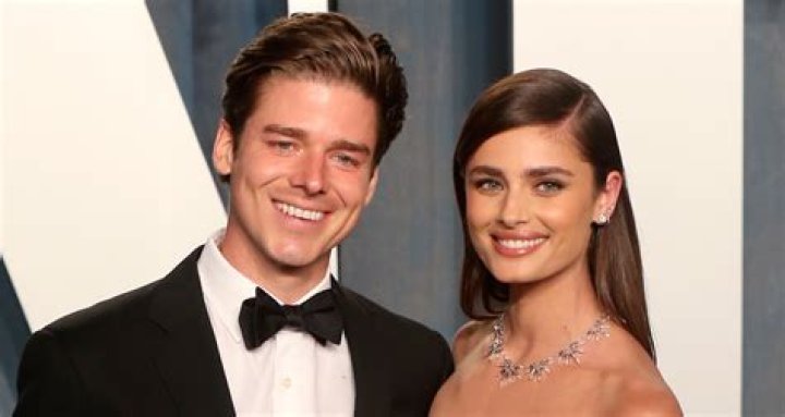 Is Murray Hill Married? Family Net Worth Instagram Explored