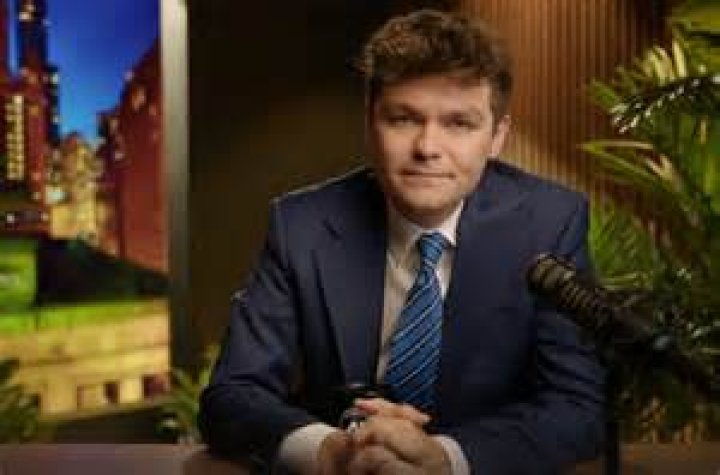 Is Nick Kroll’s dad a billionaire?