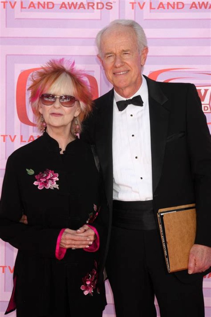 Is Shelley Fabares still married to Mike Farrell?
