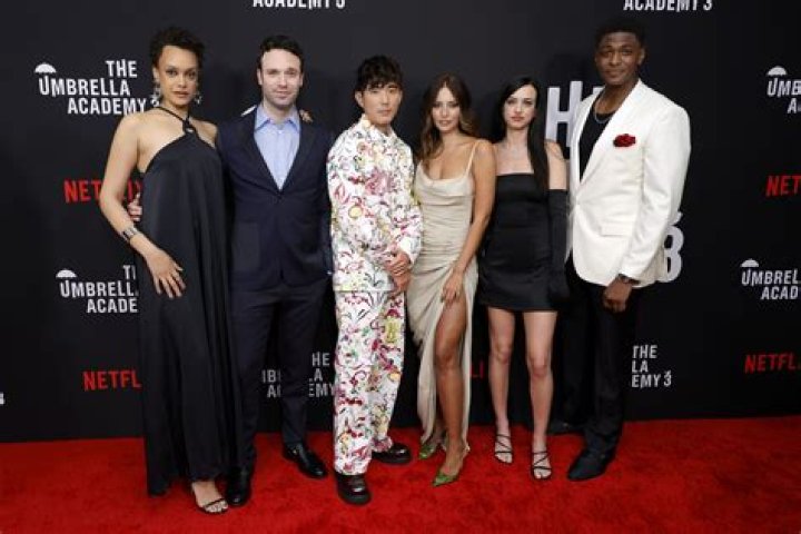 Jake Epstein Net Worth