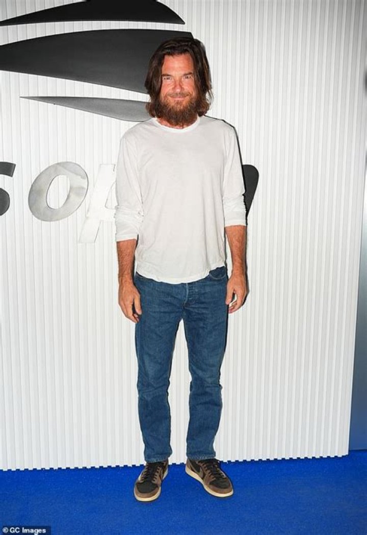 Jason Bateman Body Measurements Height Weight Shoe Size Vital Stats Bio