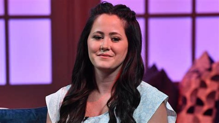Jenelle Evans Fans Convinced She’s Expecting After Seeing What Looks Like A Baby Bump In New Pic – The Former Teen Mom Star Responds!