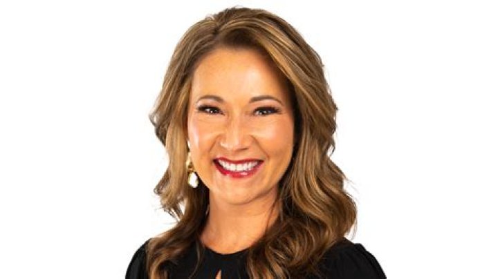 Jennie Runevitch Bio, Age, Husband, WTHR, Award, Salary, Net Worth