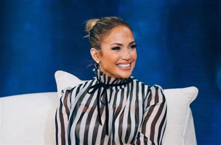 Jennifer Lopez Almost Falls From A Balcony In Viral Video – Check Out Her Incredible Recovery!