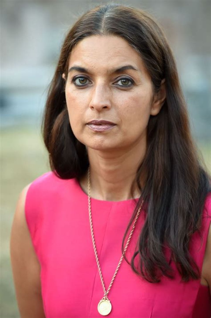 Jhumpa Lahiri Biography - Facts, Childhood, Family Life & Achievements