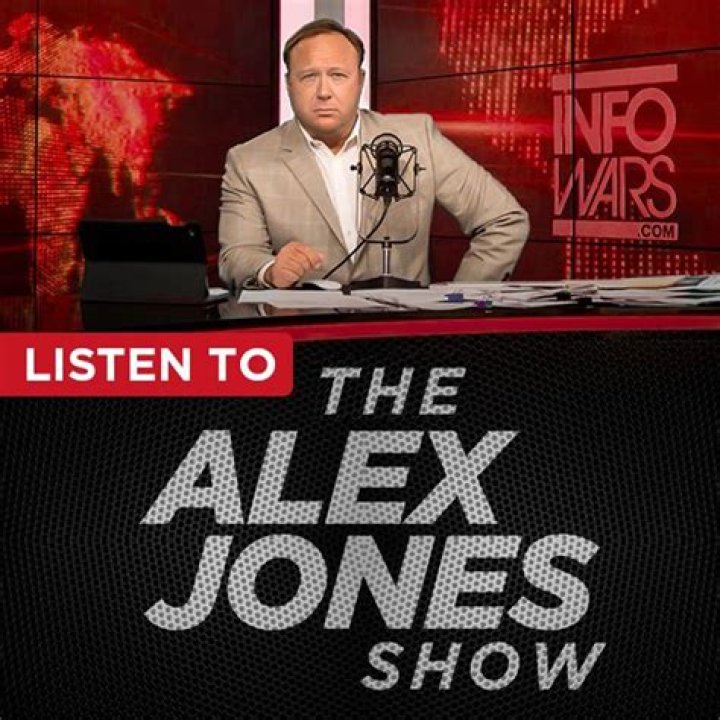 Joe Rogan Under Fire On Social Media For Hosting Alex Jones On His Spotify Podcast