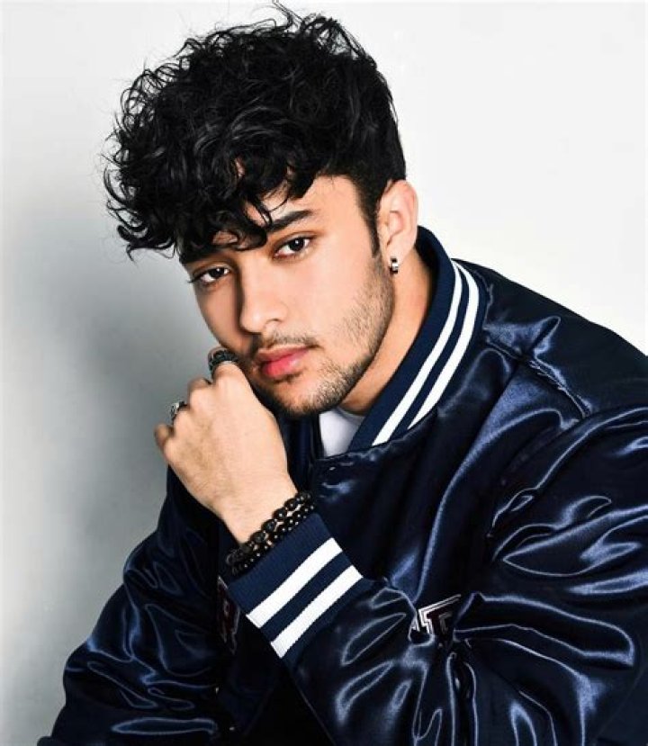Joel Pimentel Biography – Facts, Childhood, Family Life of Pop Singer