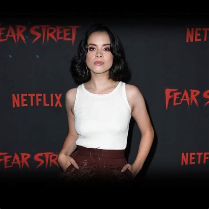 Julia Rehwald Wiki, Age, Height, Parents & Boyfriend