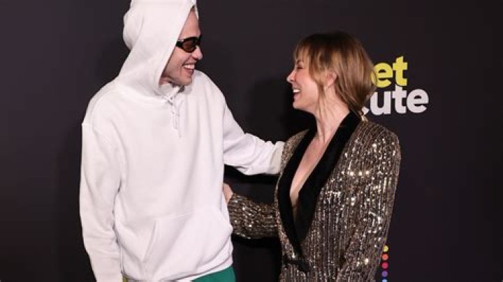 Kaley Cuoco roasts Pete Davidson for showing up to movie premiere in a hoodie