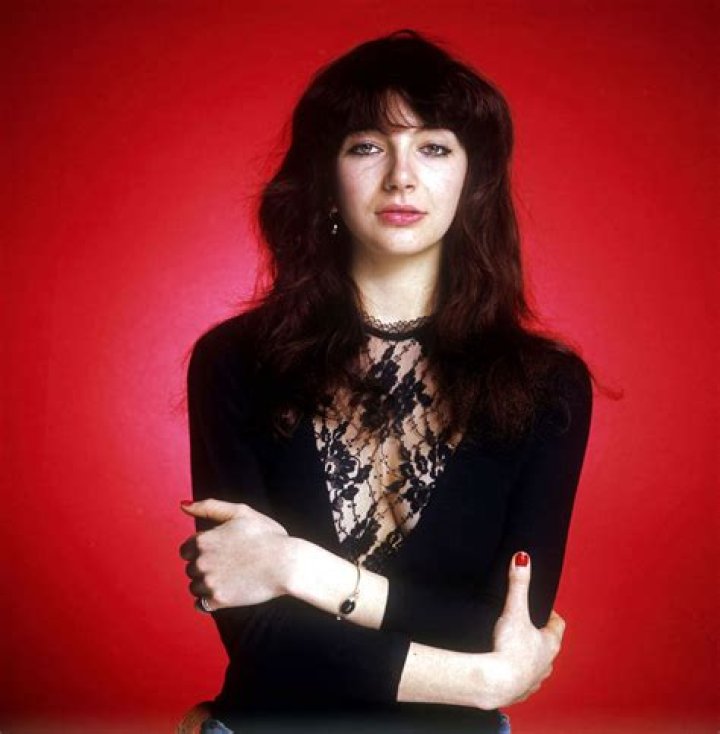 Kate Bush Biography - Facts, Childhood, Family Life & Achievements