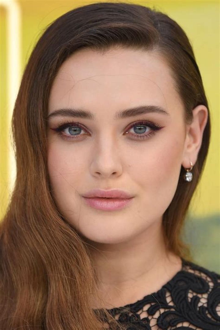 Katherine Langford Biography - Facts, Childhood, Family Life & Achievements