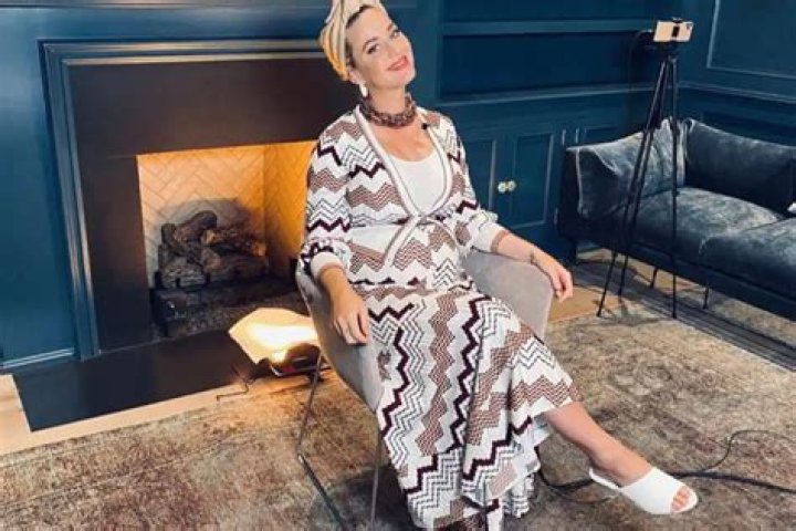 Katy Perry Shares Ultrasound Photo And It Looks Like Her Daughter Is Giving Her The Middle Finger