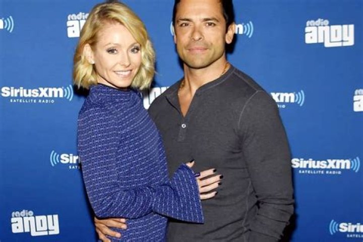 Kelly Ripa Raves Over Throwback Pic Of ‘Daddy’ Mark Consuelos Taken On Their Honeymoon 23 Years Ago!