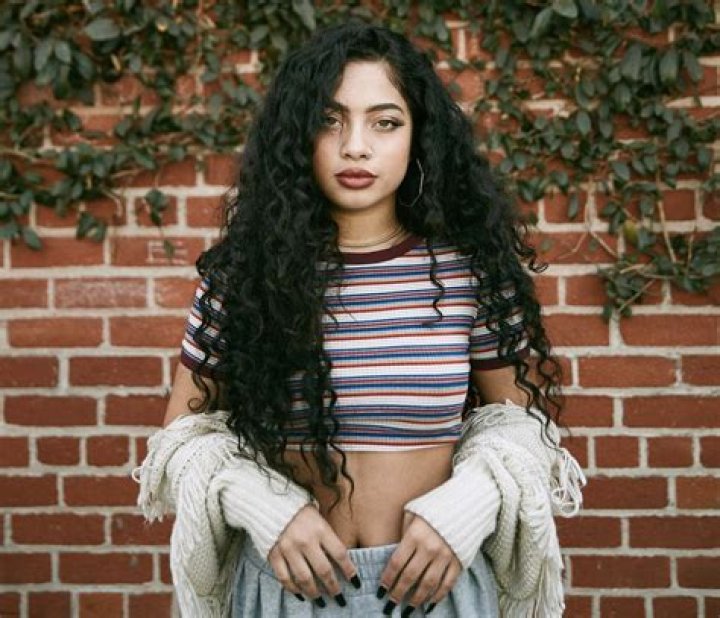 Kiana Brown – Bio, Facts, Family Life of Singer-Actor