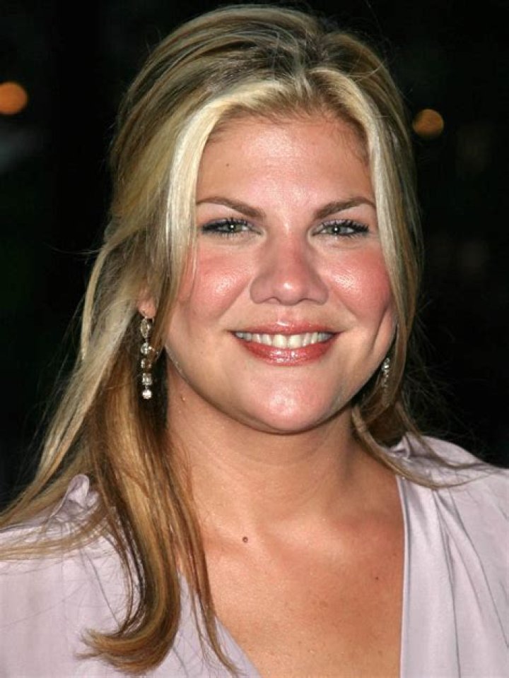 Kristen Johnston Biography - Facts, Childhood, Family Life & Achievements