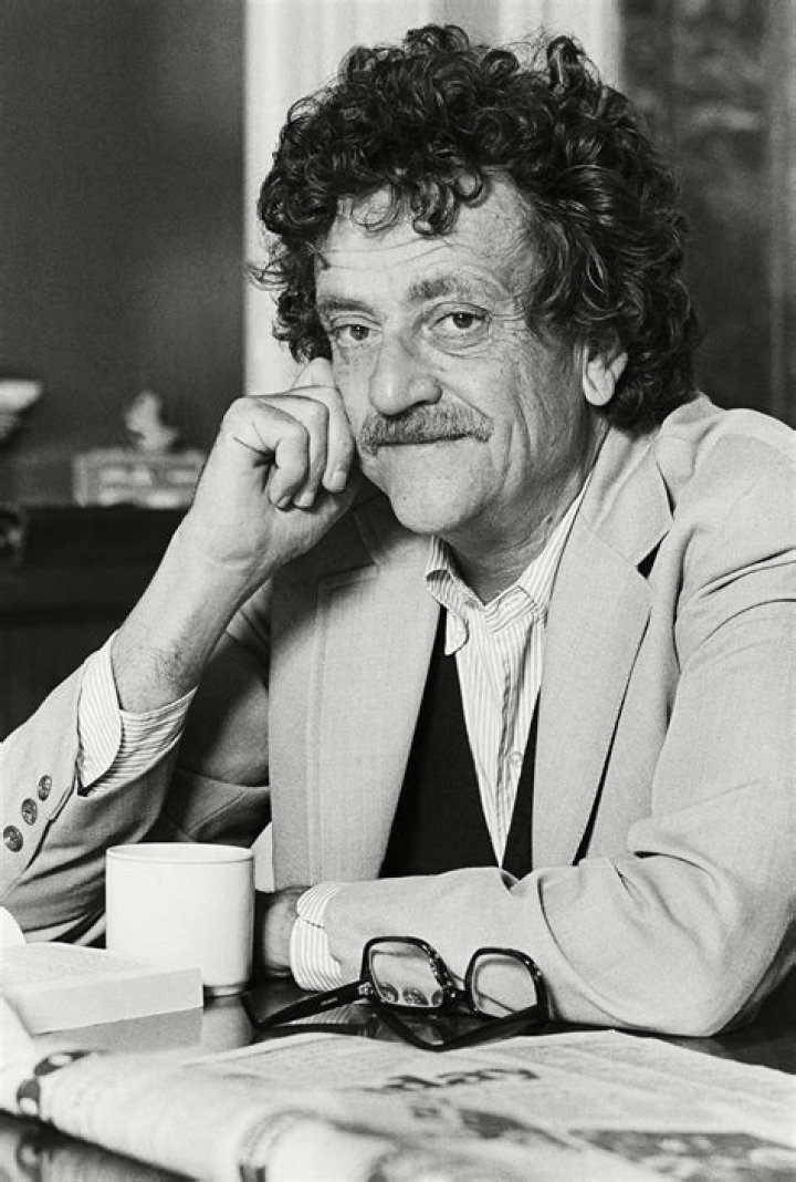 Kurt Vonnegut Biography - Facts, Childhood, Family Life & Achievements