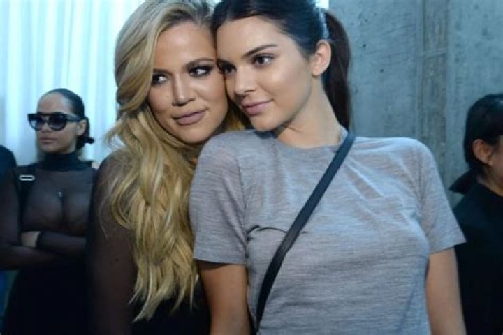 KUWTK: Khloe Kardashian Looks Just Like Kendall Jenner In This Pic And Fans Are Freaking Out!