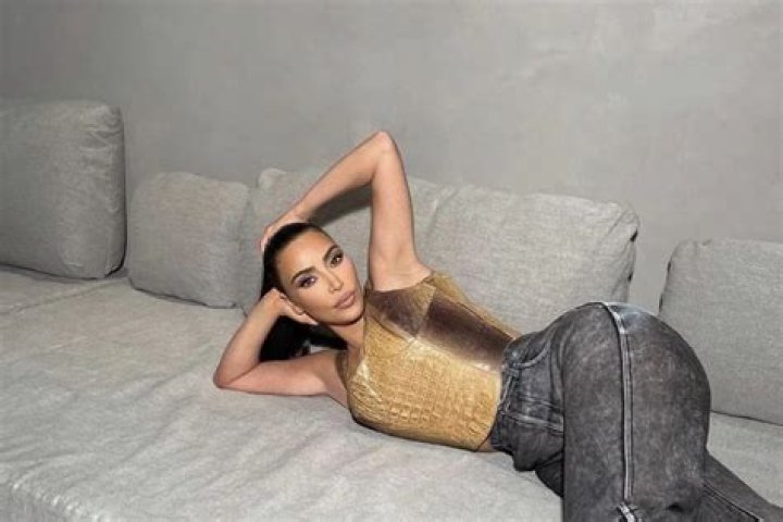 KUWTK: Will Kim Kardashian Stop Posting Hot Pics After Becoming A Lawyer?