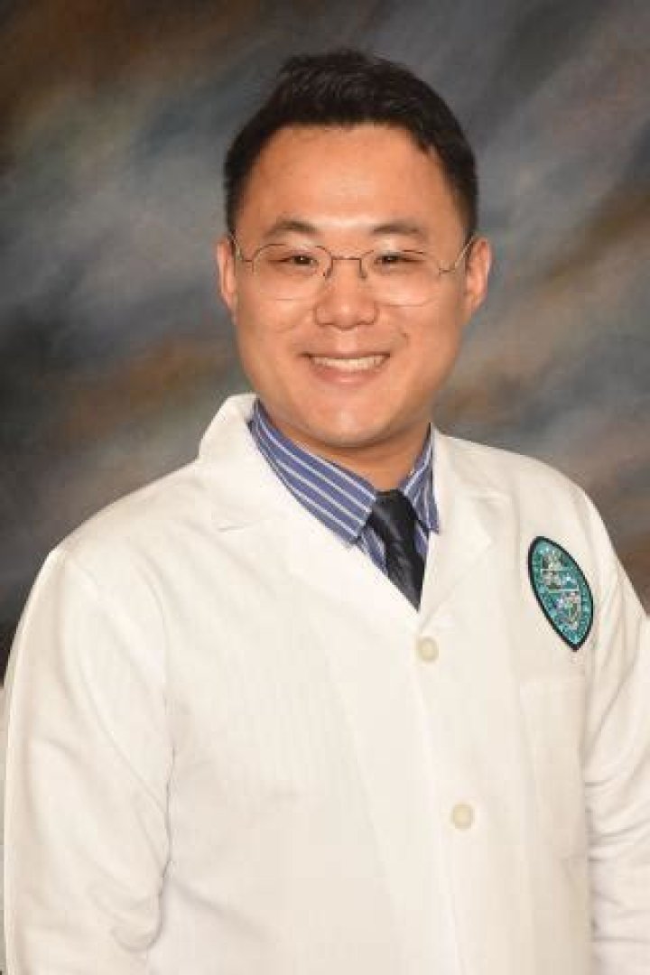 Dr. Larry Zhou, MD – Louisville, KY