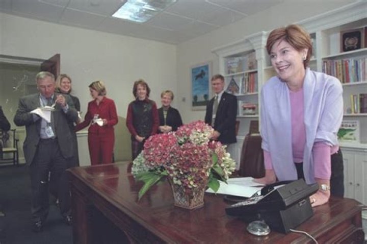 Laura Bush Biography - Facts, Childhood, Family Life & Achievements