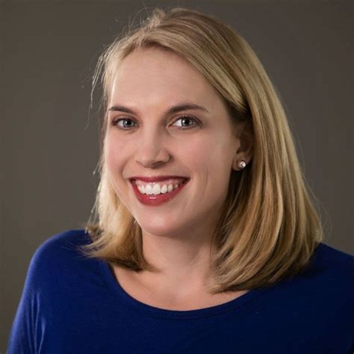 Laura Johnston – Bio, Facts, Family Life, Career