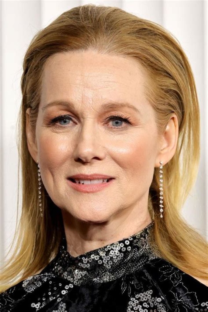 Laura Linney Biography - Facts, Childhood, Family Life & Achievements