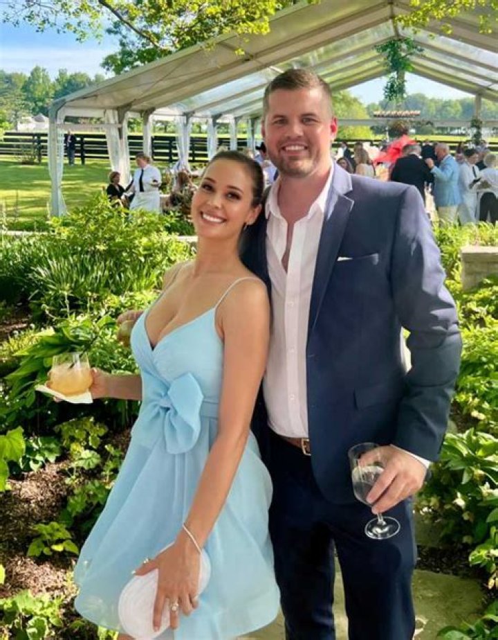 Lauren Compton Body, Career, Boyfriend & Net Worth