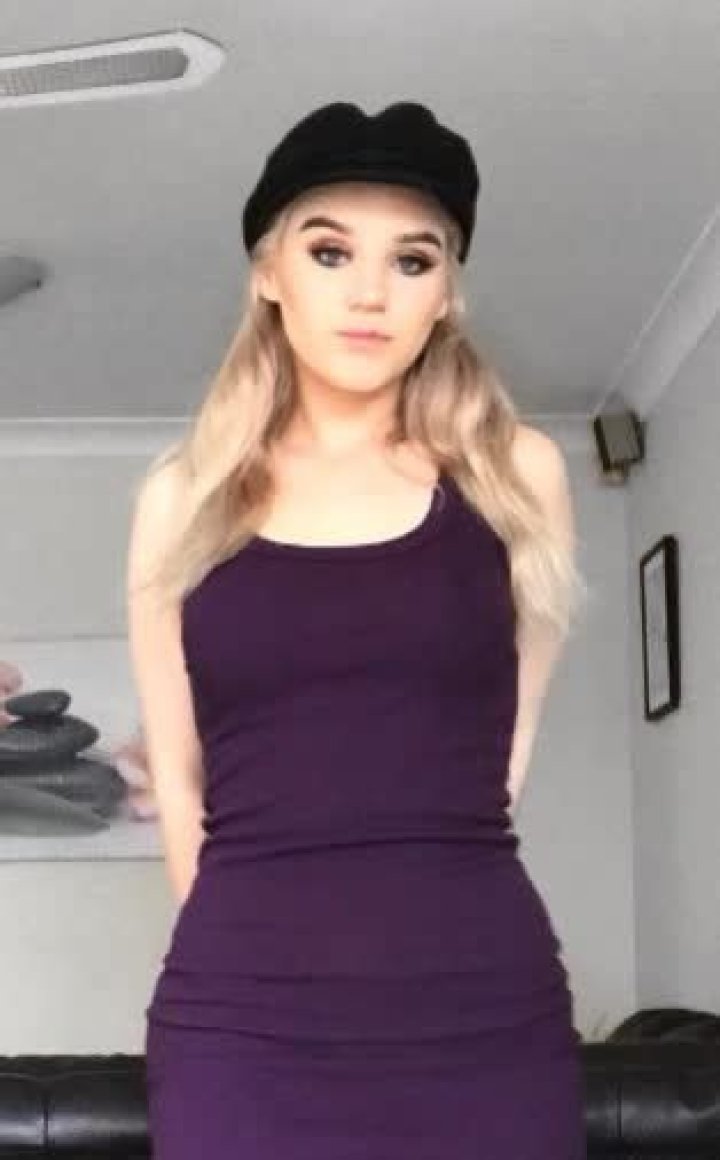 Lauren Dawkins Biography - Facts, Childhood, Family Life & Achievements