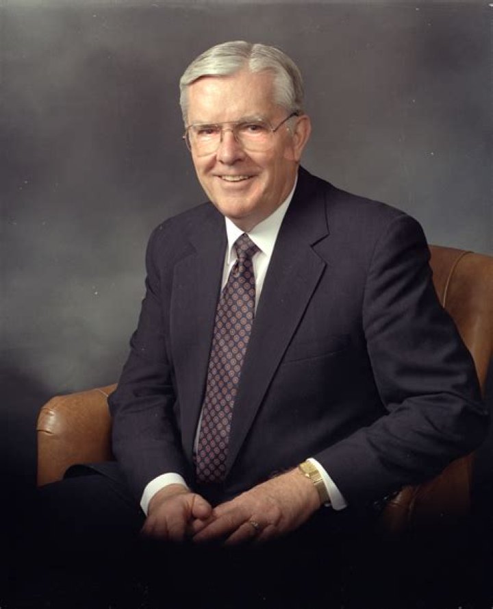 LDS Apostle Russell Ballard Cause of Death, Age, Bio, Wife, Children, Net-Worth